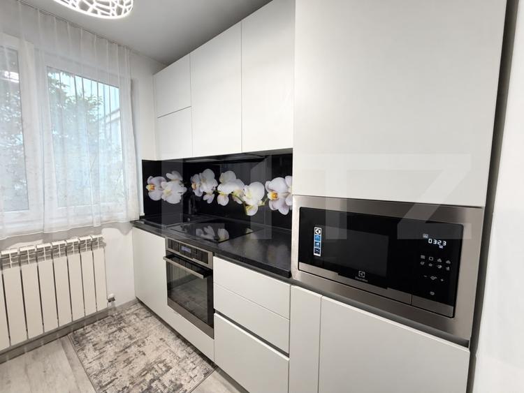 Apartament cu 2 camere semidecomandat, mobilat în Ultracentral