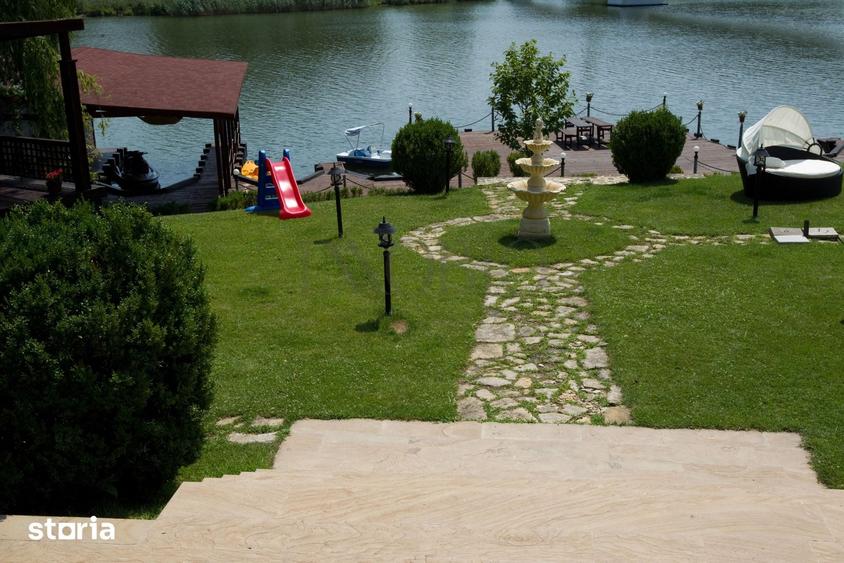 Casă cu 10 camere cu Teren 3000 Mp în Gruiu