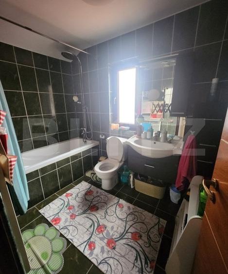 Duplex cu 5 camere semidecomandat cu Canalizare în Florești