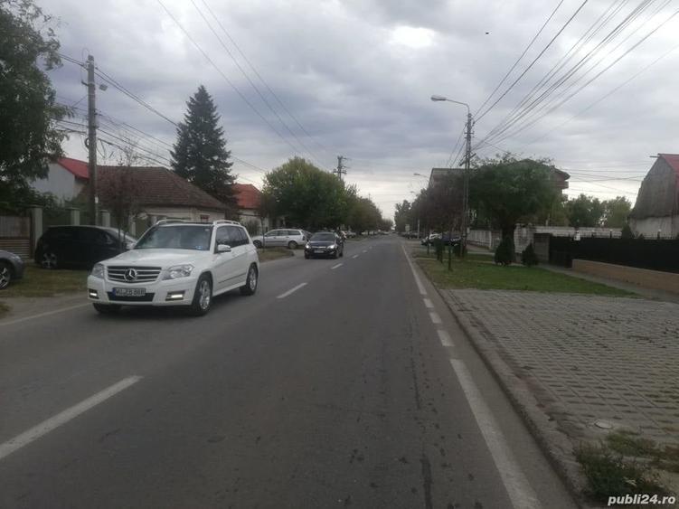 Teren de 1961 mp, în Fratelia