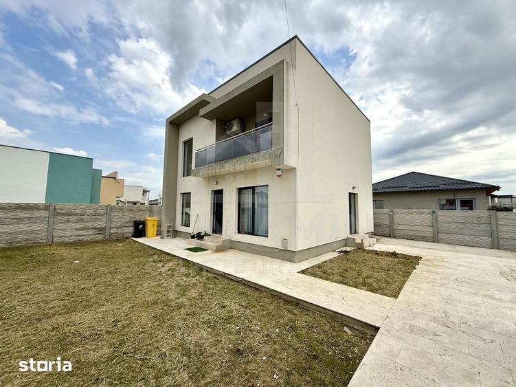 Casă cu 3 camere cu Teren 285 Mp în Malu Mare