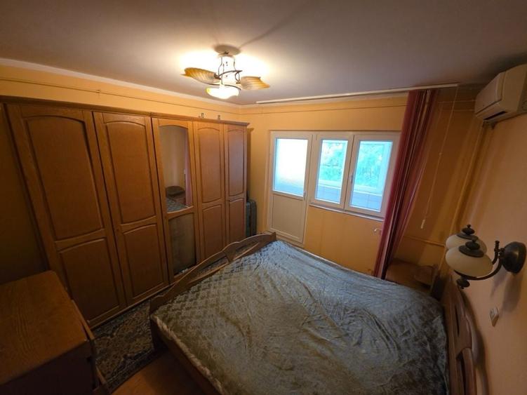 Apartament cu 3 camere decomandat în Crângași