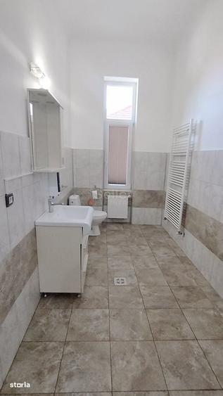 Apartament cu 4 camere decomandat în Centrul Istoric
