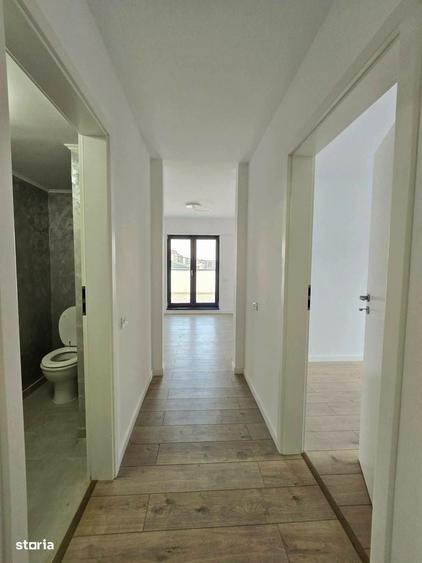 Apartament cu 4 camere decomandat în Dobroești