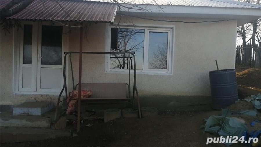 Casă cu 4 camere cu Teren 2000 Mp în Scurta