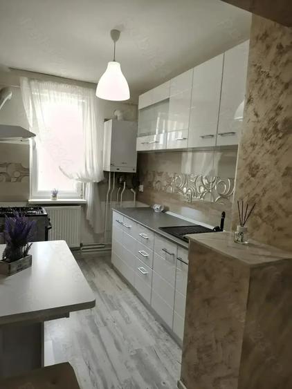 Apartament cu 2 camere semidecomandat în Ostroveni