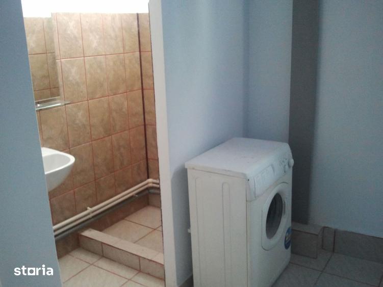 Spațiu comercial, de 520 mp, în Industriilor