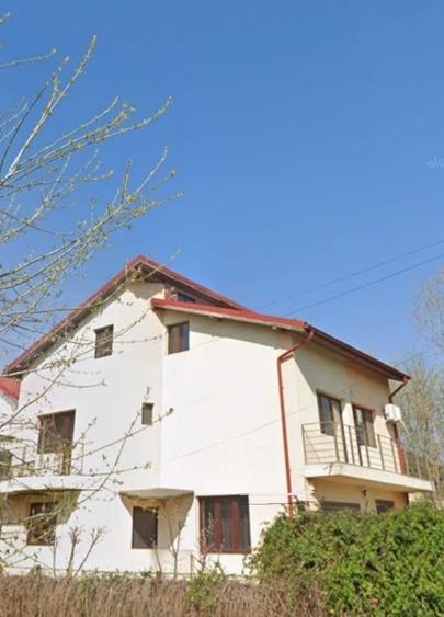 Casă individuală cu 5 camere cu Teren 300 Mp în Nicolae Grigorescu