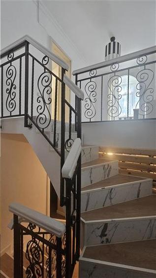 Apartament cu 6 camere decomandat, mobilat în Central