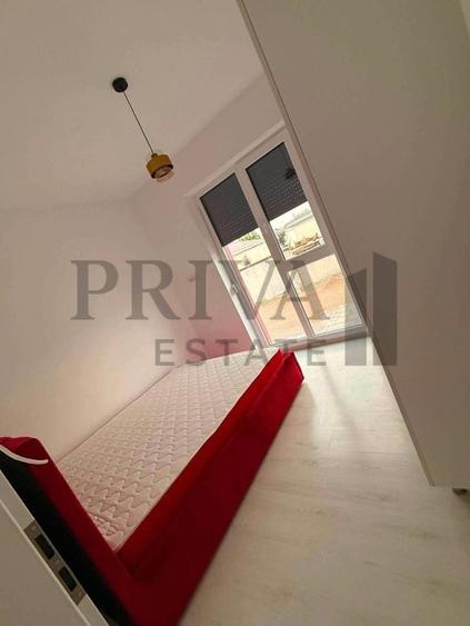 Apartament cu 3 camere semidecomandat în Moșnița Nouă
