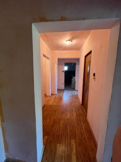 Apartament cu 4 camere de vanzare - 2