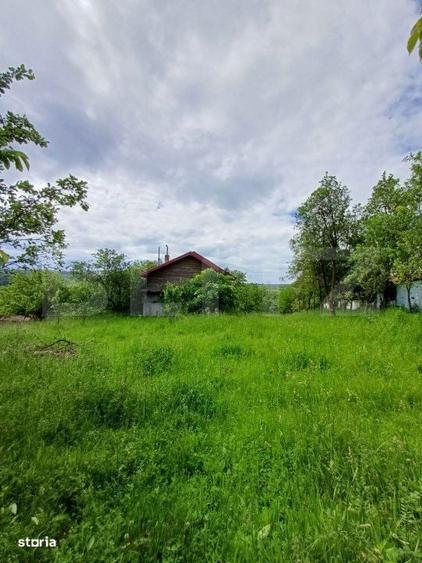Casă cu 4 camere în Pietroasa
