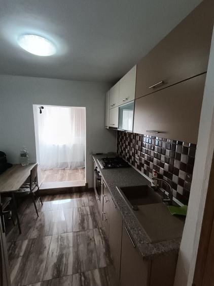 Apartament cu 2 camere decomandat în Valea