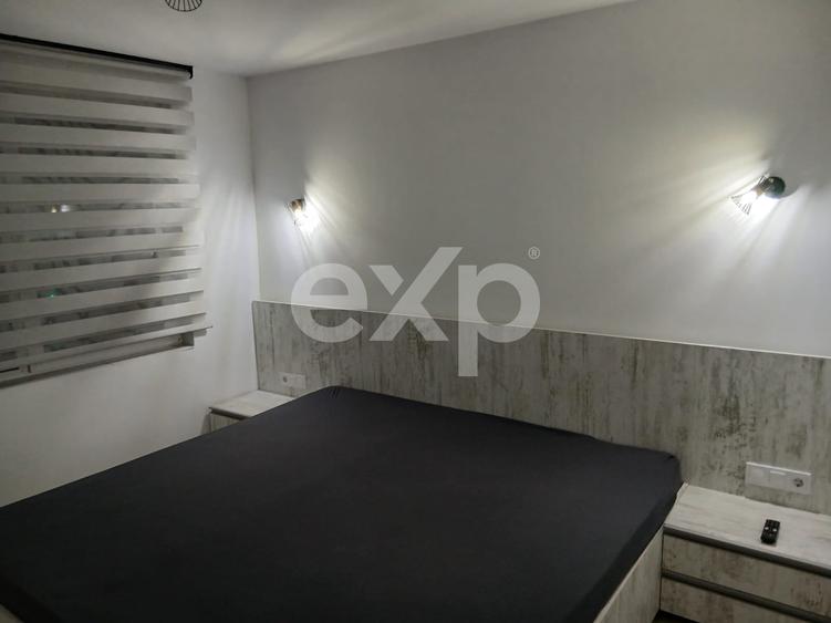 Apartament cu 3 camere semidecomandat, mobilat în Central