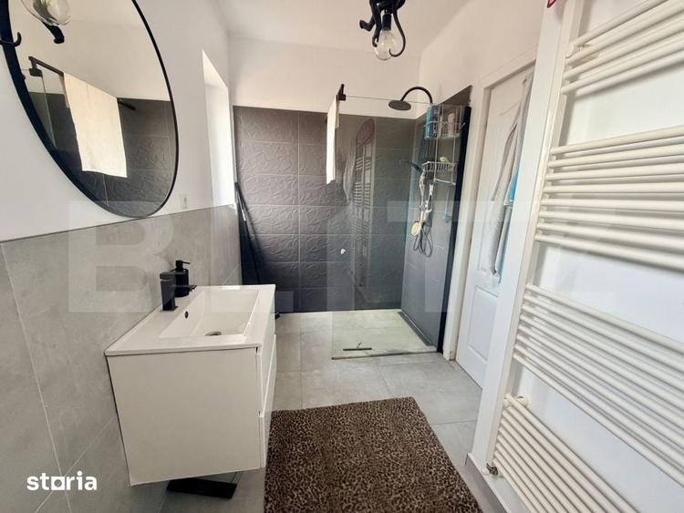 Casă cu 6 camere decomandat cu Teren 100 Mp în Cetate