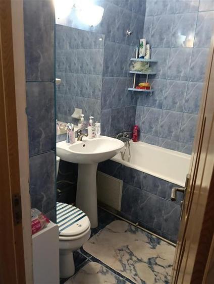 Apartament cu 3 camere decomandat în Canta