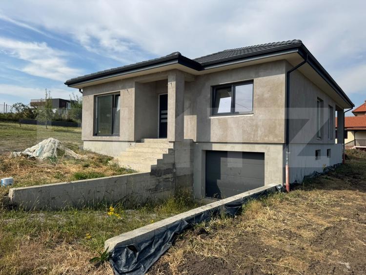 Casă individuală cu 3 camere cu Canalizare în Reghin