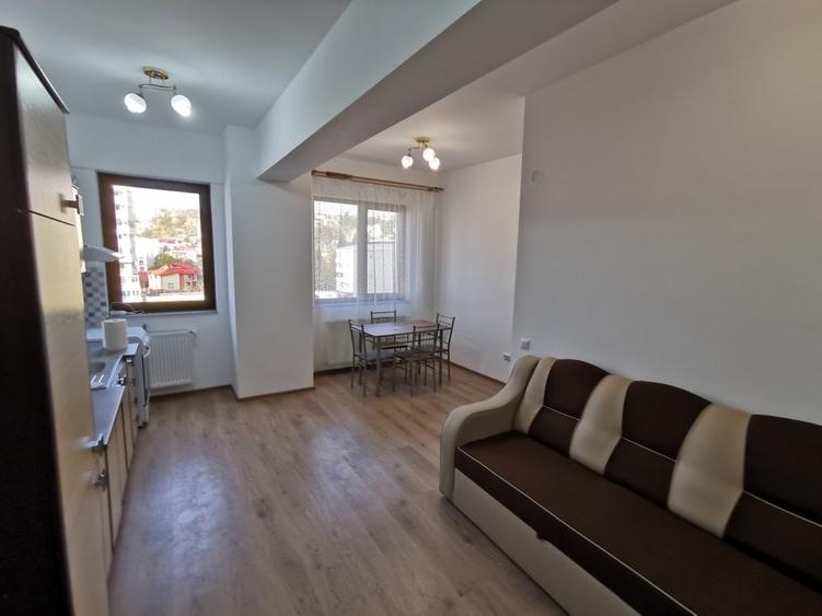 Apartament cu 3 camere semidecomandat în Păcurari