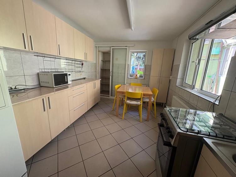 Casă cu 4 camere cu Teren 170 Mp în Domenii