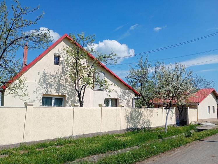 Casă cu 4 camere în Herneacova