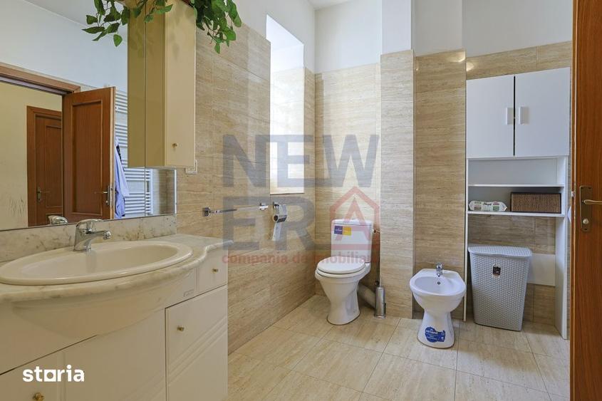 Apartament cu 9 camere, mobilat în Polonă