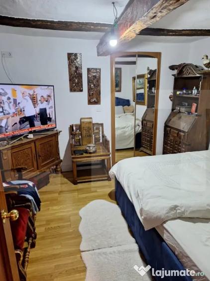 Casă cu 2 camere cu Teren 3300 Mp în Central