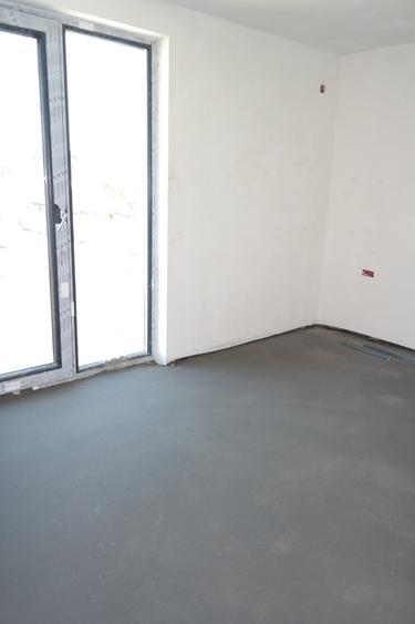 Duplex cu 5 camere cu Canalizare în Glina