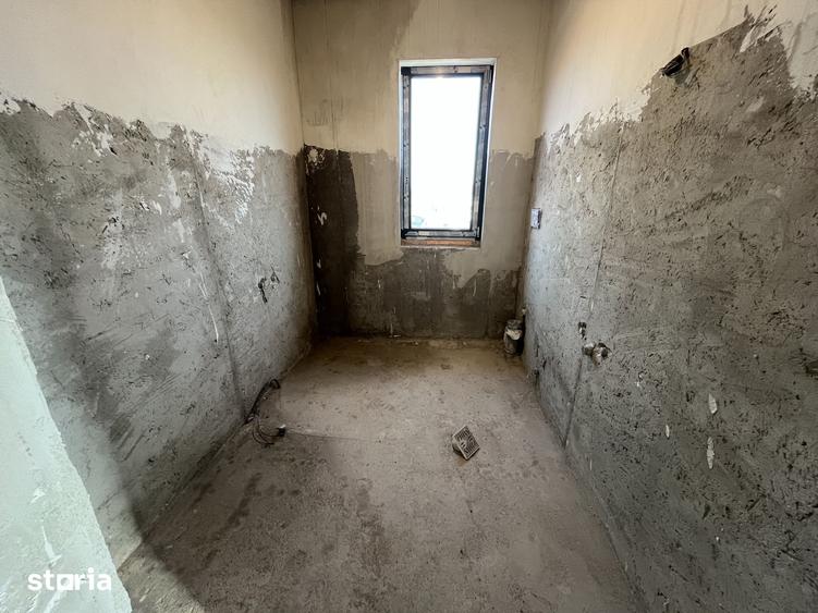 Casă cu 4 camere cu Teren 250 Mp în Vânători