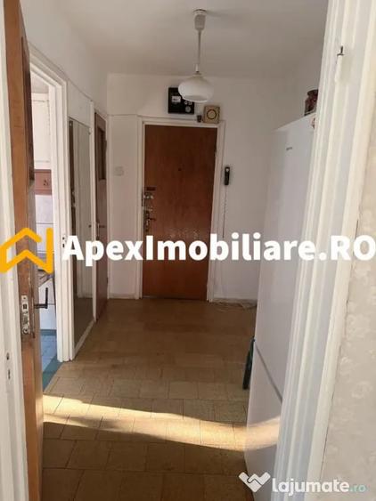 Apartament cu 3 camere decomandat în Brâncoveanu