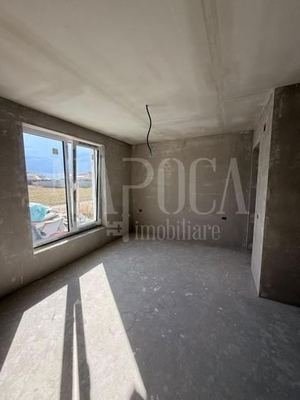 Casă individuală cu 4 camere cu Canalizare în Livada de Bihor