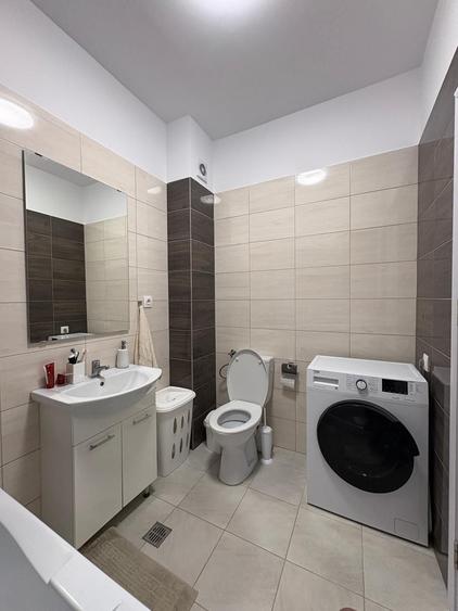 Apartament cu 2 camere decomandat în Roșu