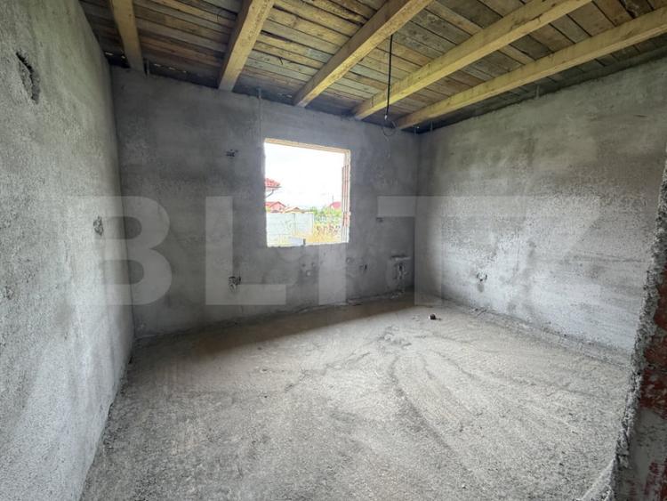 Casă cu 4 camere cu Teren 430 Mp în Central