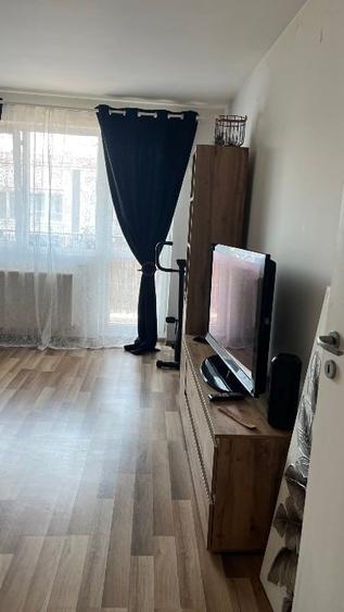 Apartament cu 2 camere decomandat în Apărătorii Patriei — fotografia 1