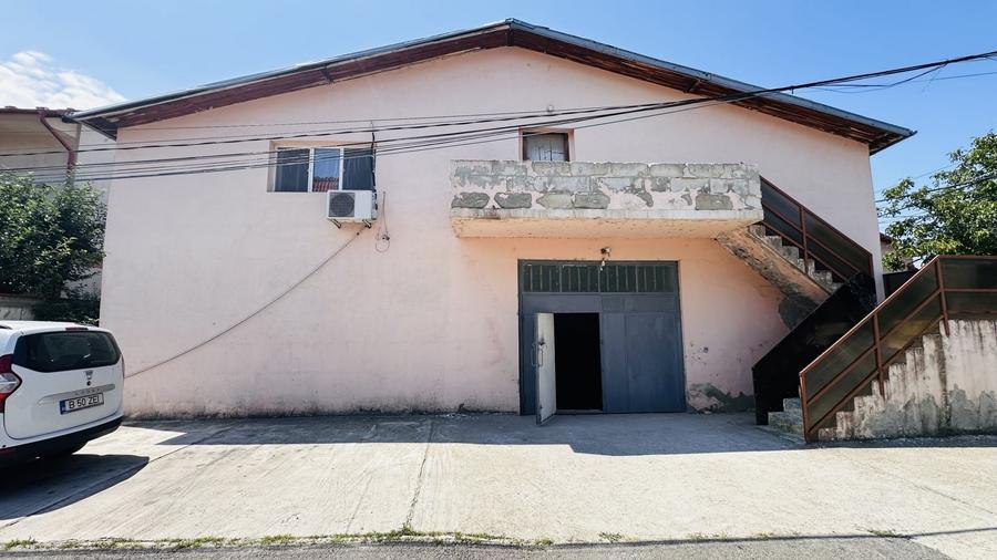 Casă individuală cu 8 camere cu Canalizare în Chiajna