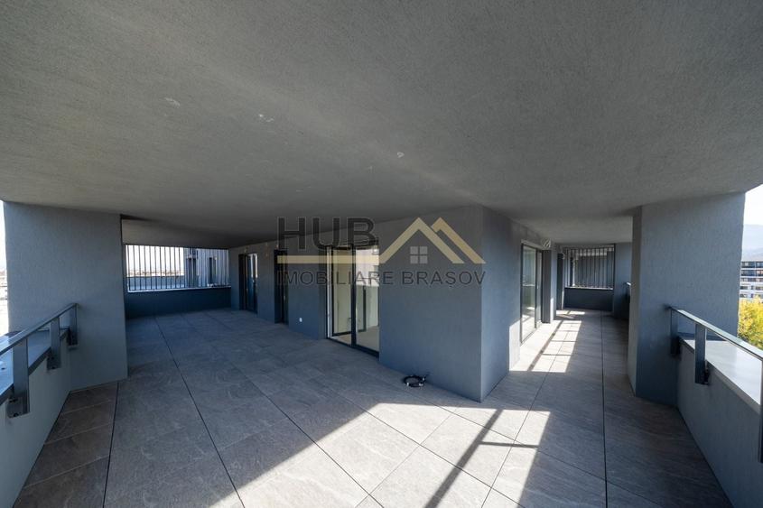 Penthouse cu 6 camere decomandat în Răcădău