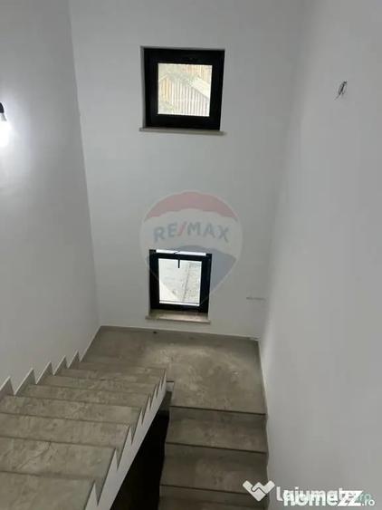 Casă cu 5 camere cu Teren 1200 Mp în Rediu