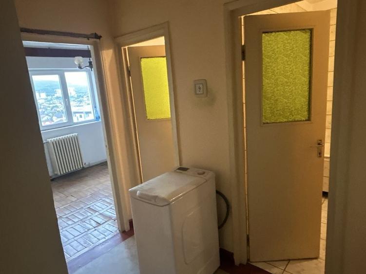 Apartament cu 4 camere decomandat în Bistrița
