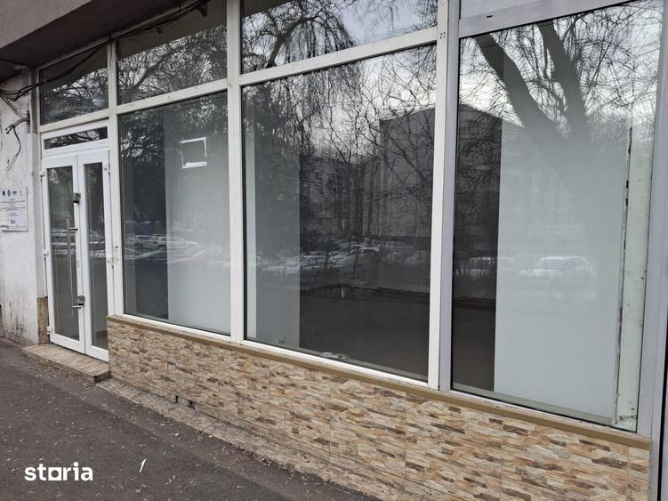 Spațiu comercial, de 72 mp, în Titan