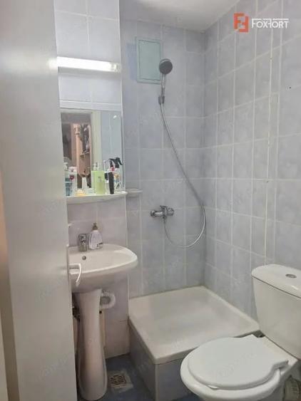 Apartament cu 4 camere decomandat, mobilat în Lipovei