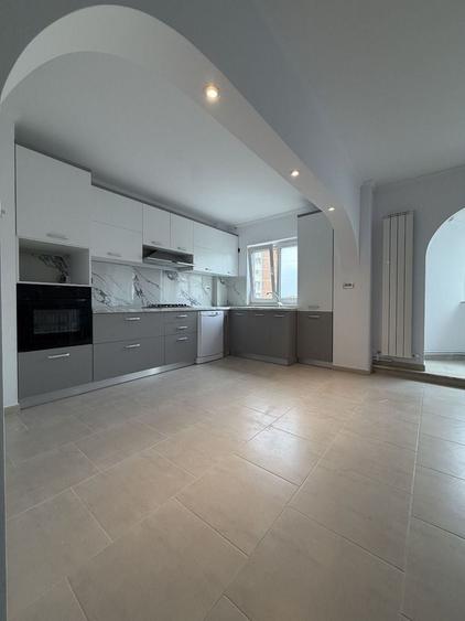 Apartament cu 3 camere decomandat, mobilat în Ștefan cel Mare