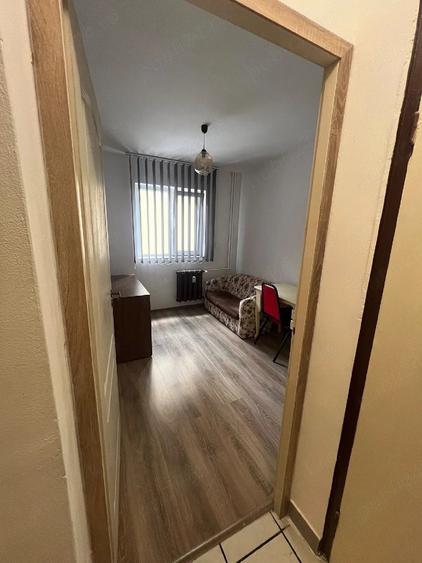 Apartament cu 3 camere semidecomandat în Salca