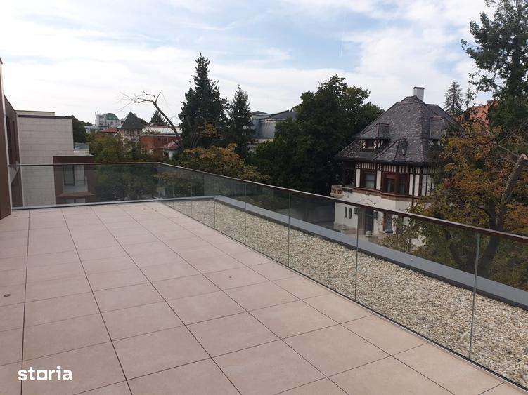 Apartament cu 4 camere în Dorobanți