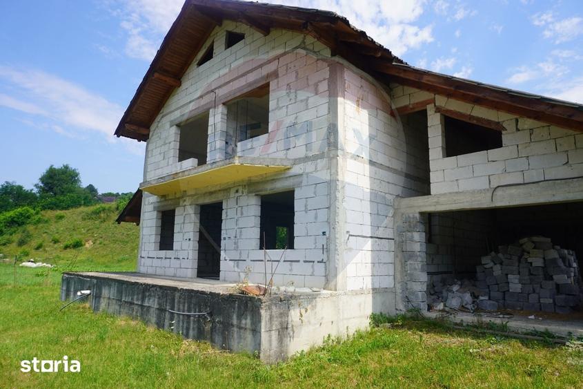 Casă cu 5 camere cu Teren 1640 Mp în Moisei