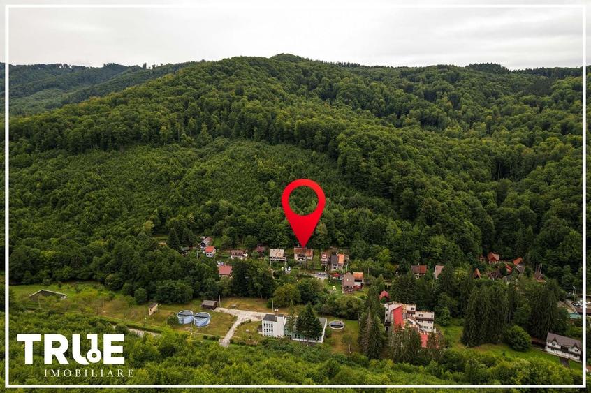 Casă individuală cu 5 camere cu Canalizare în Nord-Est