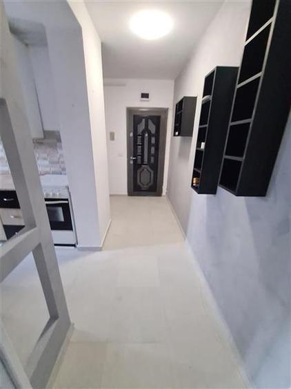 Apartament cu 2 camere decomandat în Astra
