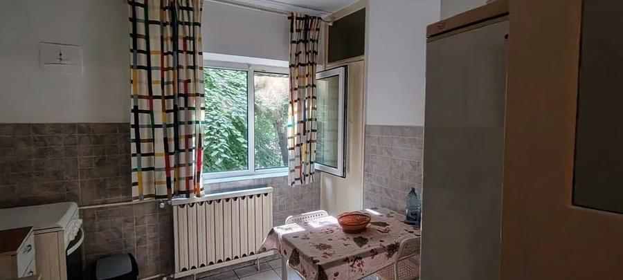 Apartament cu 3 camere, mobilat în 13 Septembrie