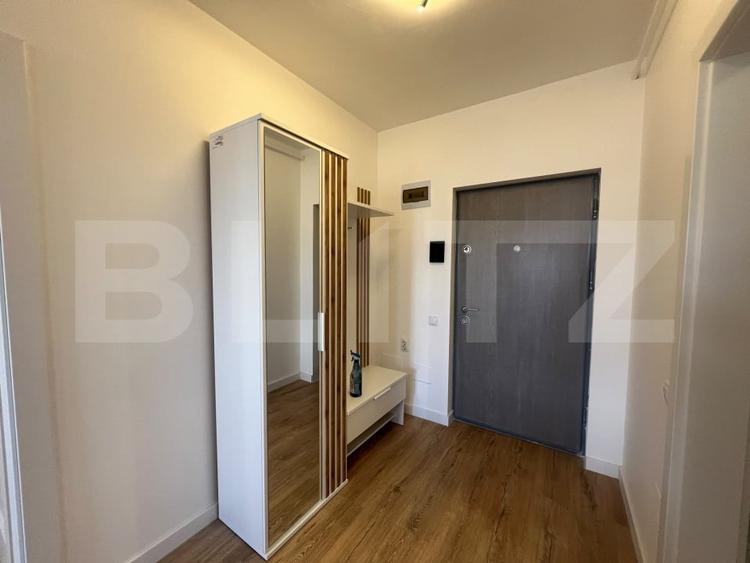 Apartament cu 2 camere semidecomandat, mobilat în Florești