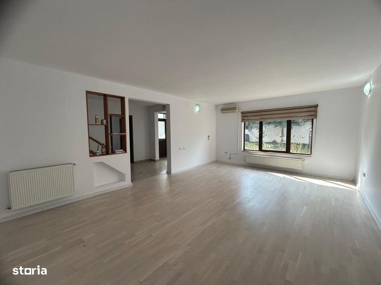Casă cu 4 camere cu Teren 300 Mp în Central