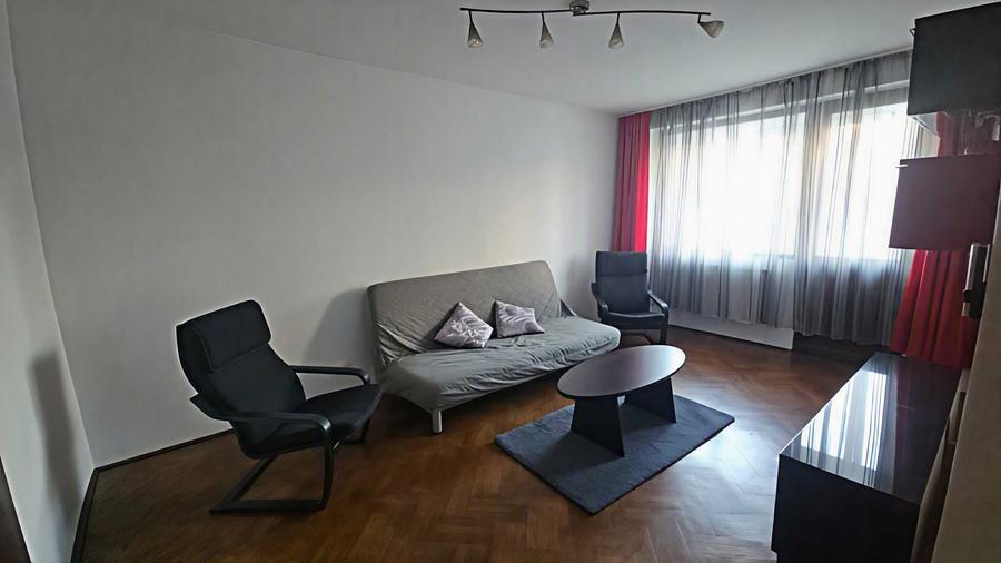 Apartament cu 3 camere decomandat în Lacul Tei