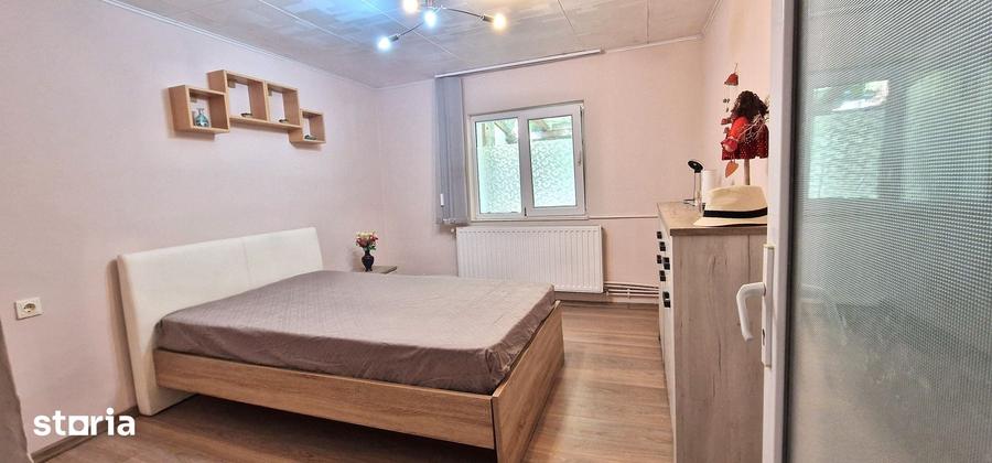 Casă cu 3 camere cu Teren 2100 Mp în Tuzla